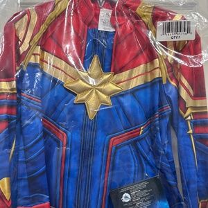 Captain Marvel girls Costume brand new